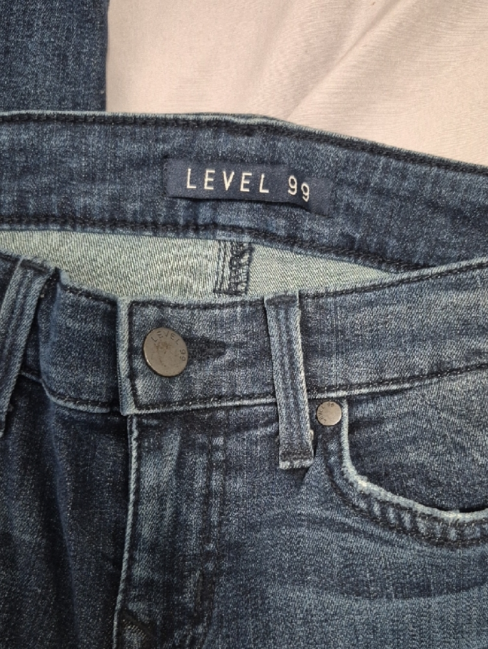 Women's Level 99 Dark Wash Jeans Size 25 - Picture 2 of 6